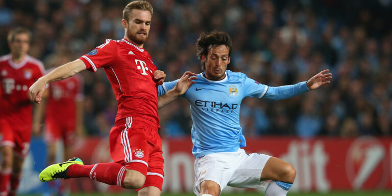 Defender arrives for medical at Sunderland