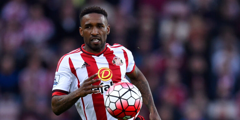 Jermain Defoe signs contract extension