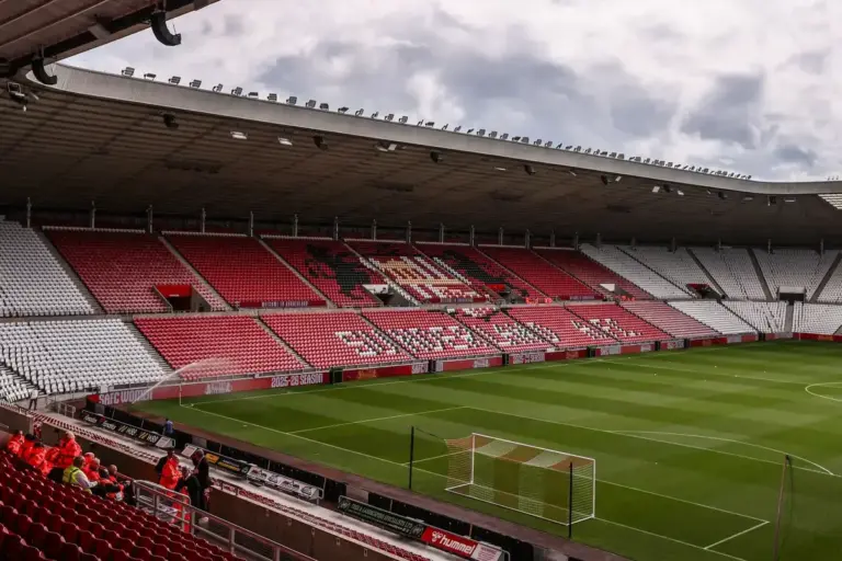 Sunderland set to open contract talks with Jack Whittaker